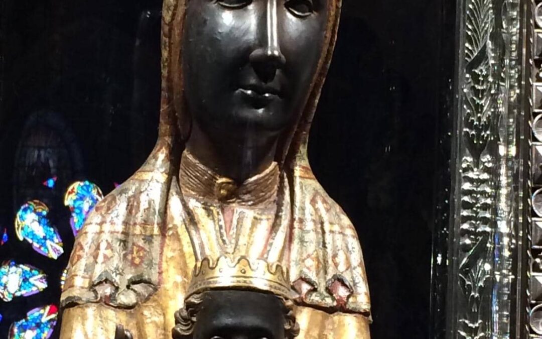 Celebramos la fiesta de la Virgen de Montserrat y felicitamos a Madre Montserrat del Pozo